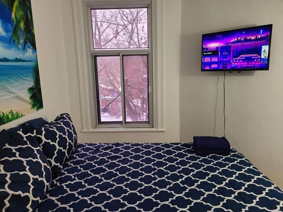 Tv + Netflix / High Speed Internet / Room C Montréal Buitenkant foto